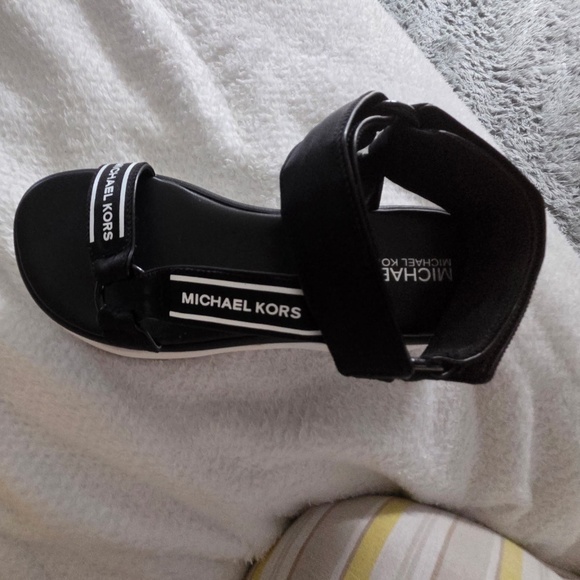 Michael Kors Sandals - Picture 1 of 7